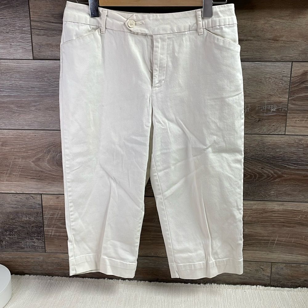 ST. JOHNS BAY Ladies Off White Cotton Stretch Capri Pants Button Zip Size 10P